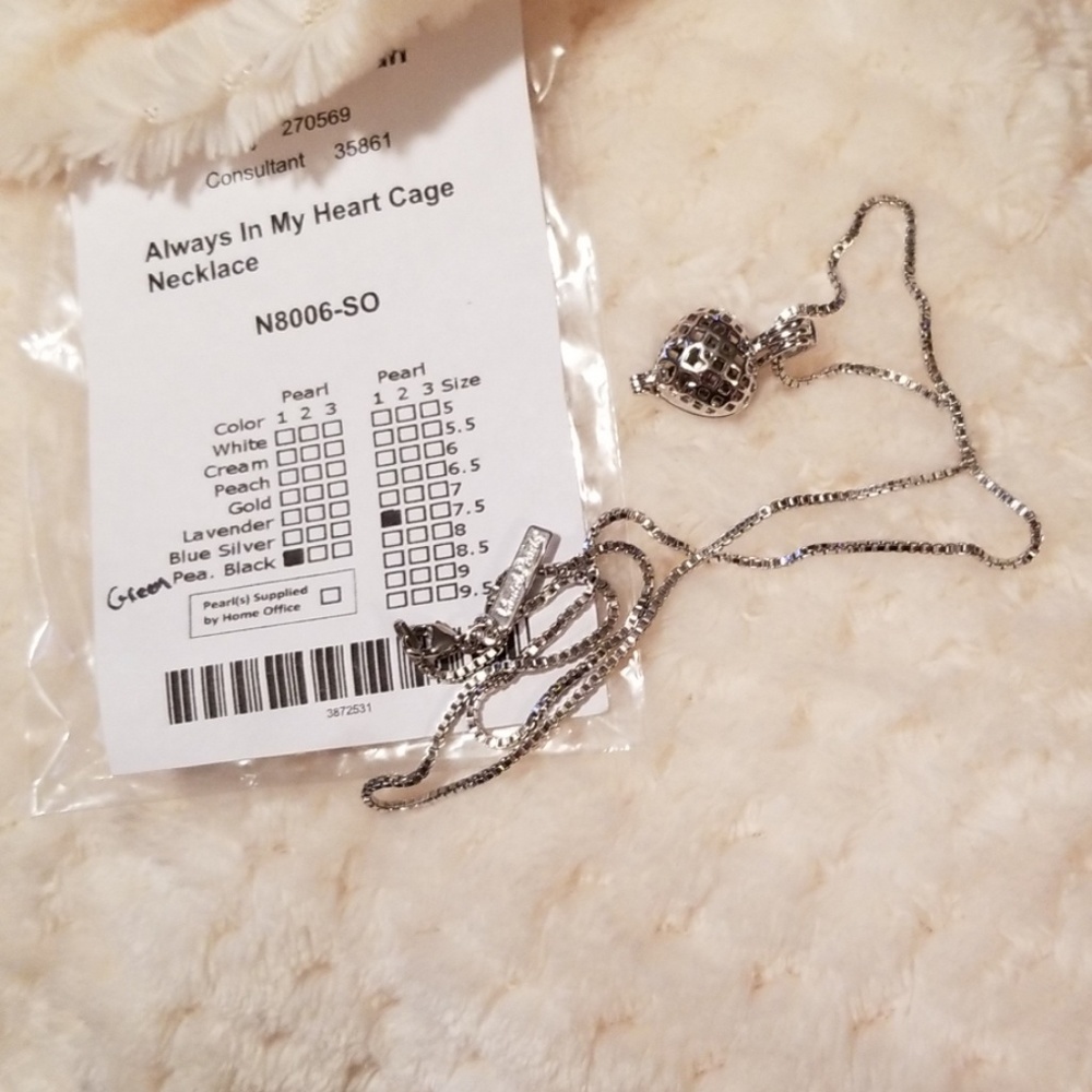 Vantel Always in my heart necklace